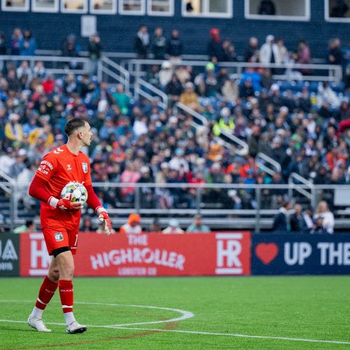 Hunter Morse in action while wearing the Fleur de Lis GK Venum Pro Infernos.